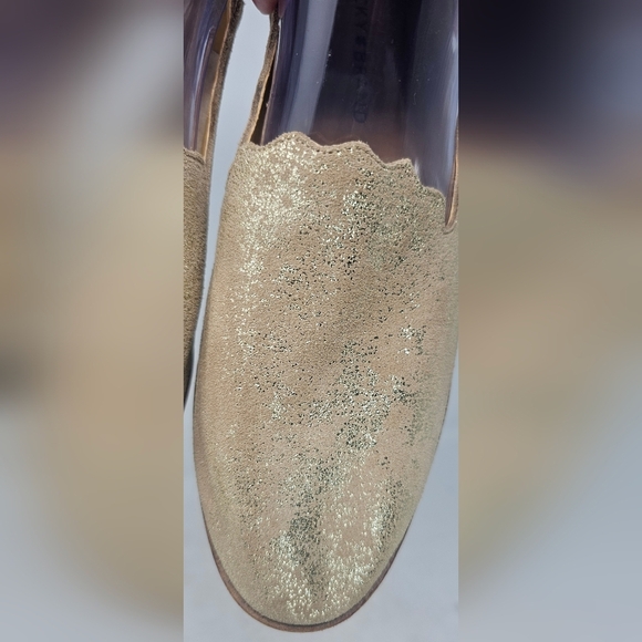 Lucky Brand Chaslie Leather Scalloped Gold Tan Metallic Slip On Loafers Size 8.5 - Picture 2 of 13